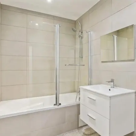 Superbe 3 Pieces 75010 *